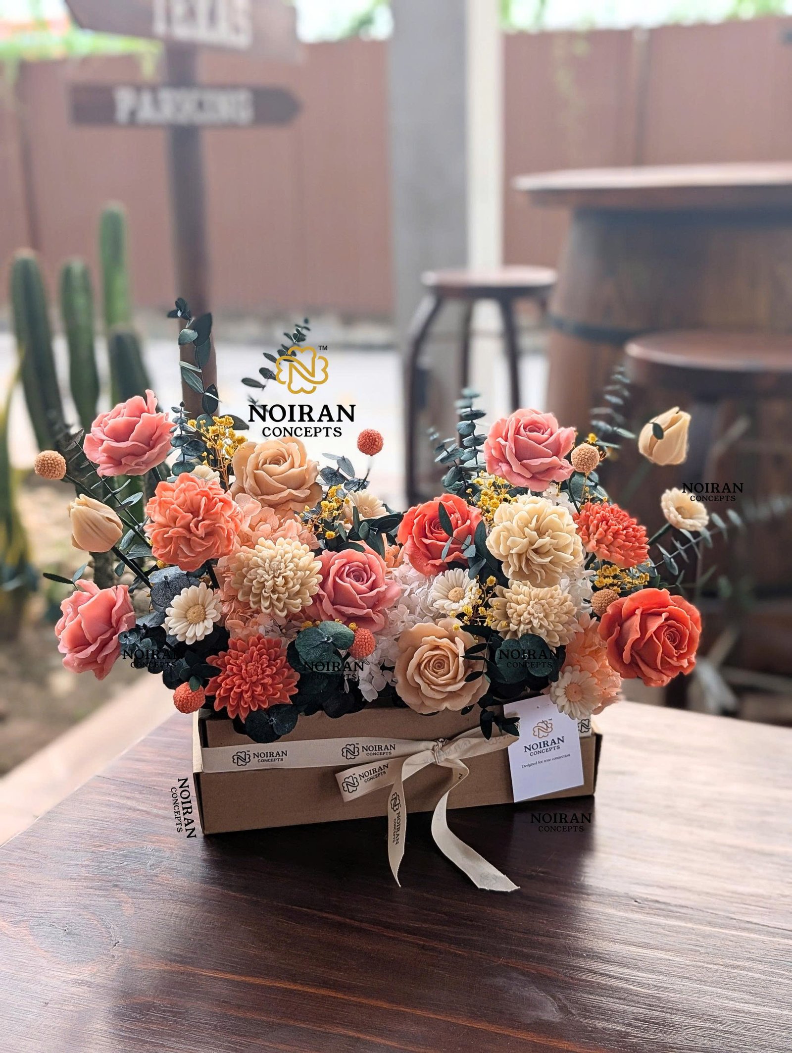 Hộp hoa nến thơm Garden Box No.1 của Noiran Concepts